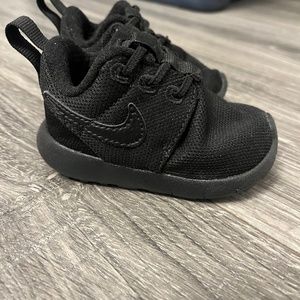 Nike roshe run size 3C
